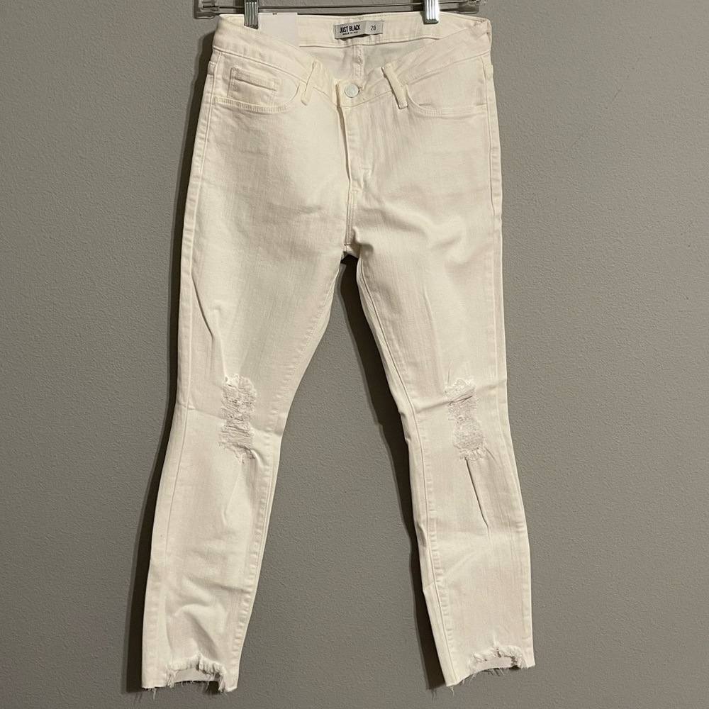 NWT Just Black Demin Distressed White Jeans